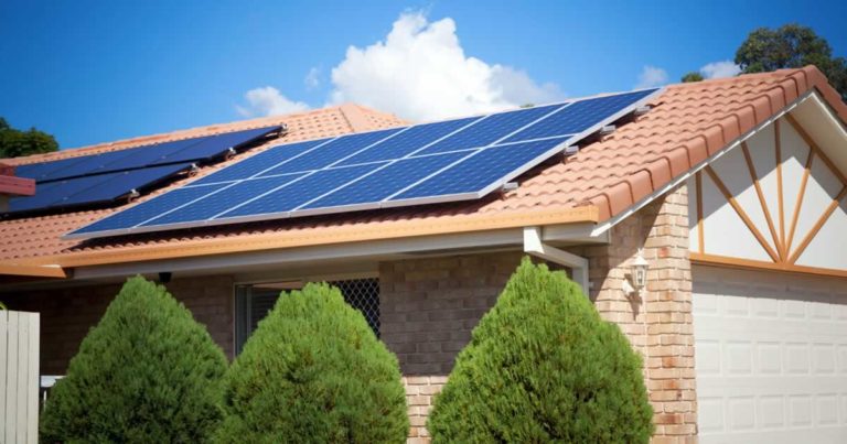 5 Motivos para investir em energia solar na sua casa